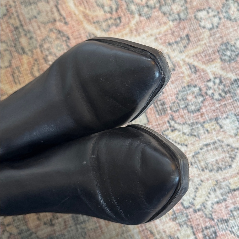 Marc Fisher Classic Black Pointed Toe Women’s Ankle Boots - Picture 4 of 4
